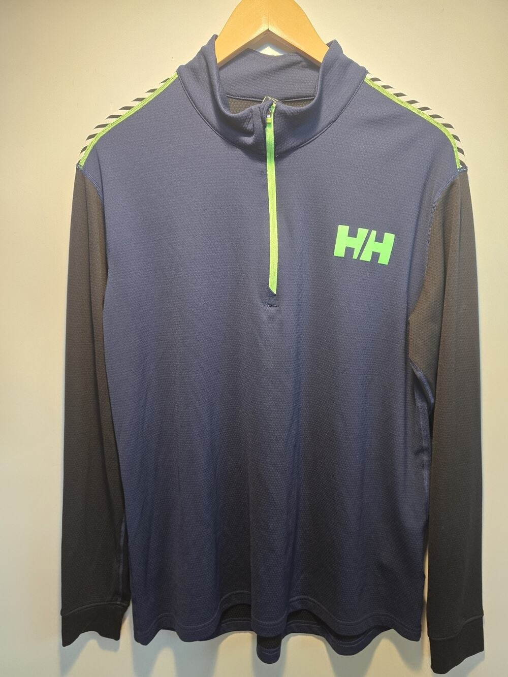 Helly Hansen Men XL 1/4 Zip Pullover Layer Navy Blue Black Neon Graphic Running